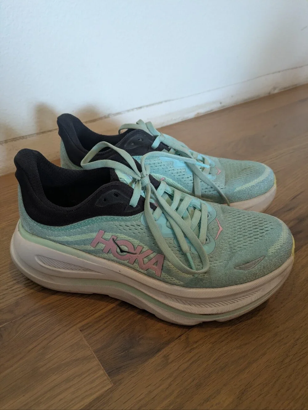 Hoka One One Bondi 9 Women's Mint Green and Pink Athletic Running Shoes 6D